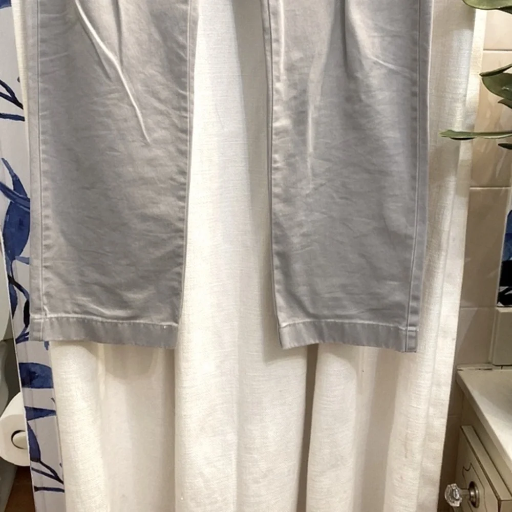 Men’s Grey J. Crew 100% Cotton Chino Pants Size 33 x 32